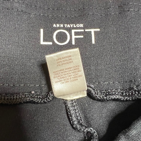 Ann Taylor Loft XS black leggings C5-21 - Picture 5 of 8